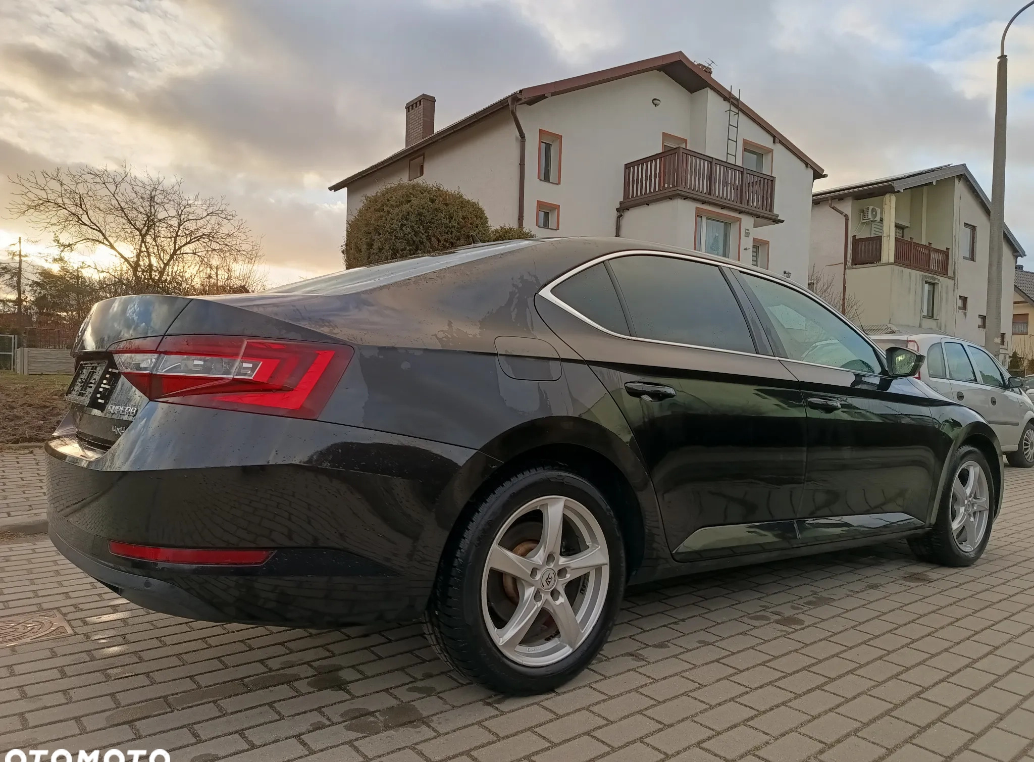 Skoda Superb cena 55900 przebieg: 136000, rok produkcji 2016 z Nysa małe 497